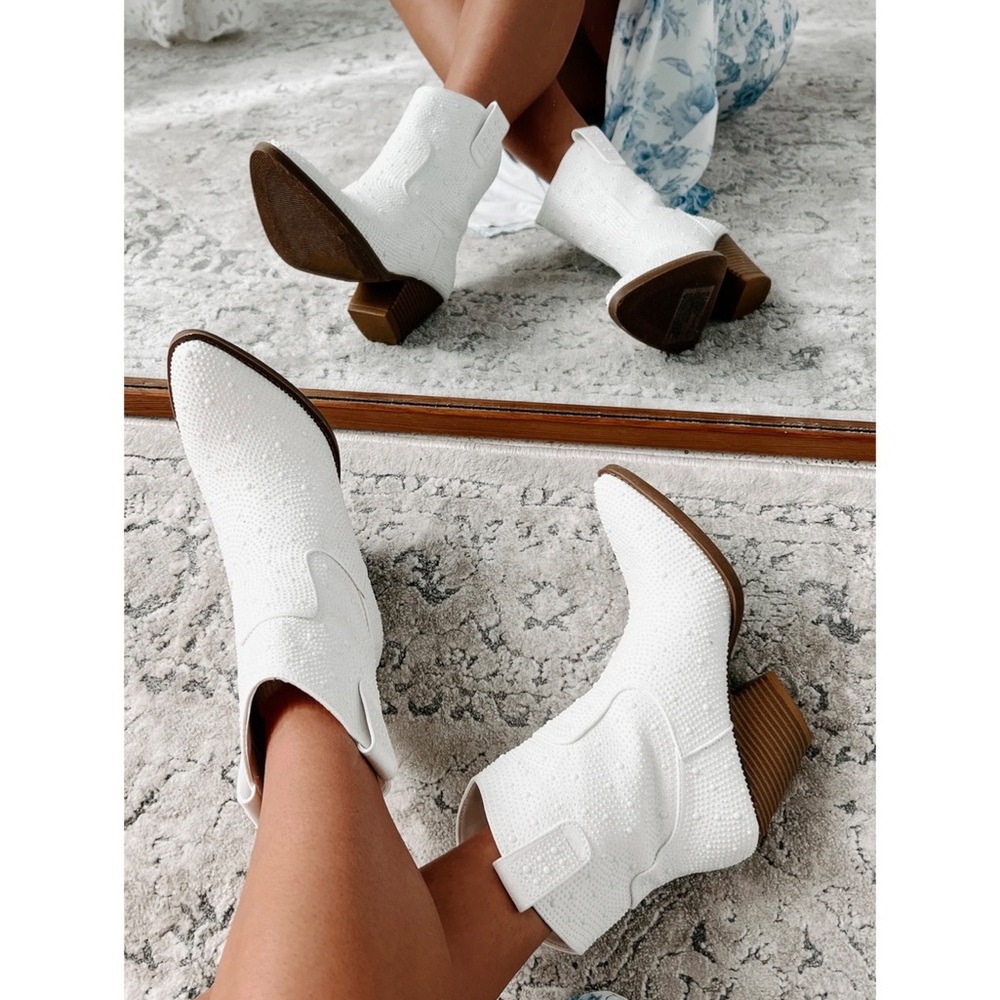 NEW Off White Western Style Pearled Cowboy Ankle Boots - Picture 3 of 11